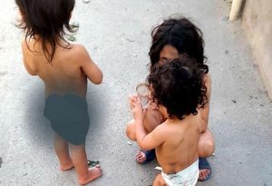 Xırdalanda 4 uşaq acınacaqlı vəziyyətdə yaşayır - VİDEO