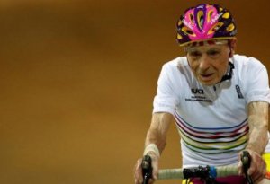 Dünyanın ən yaşlı velosipedçisi öldü