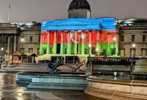 London şəhərində 6 bina Azərbaycan bayrağının rənglərinə boyanıb - VİDEO - FOTO