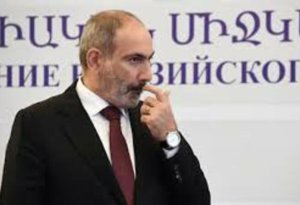 Пашинян заявил, что бои между Азербайджаном и Арменией приостановились