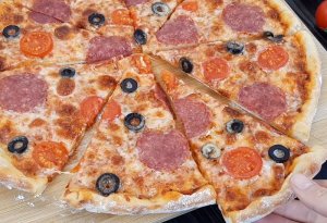 Möhtəşəm pizzanın hazırlanması - VİDEO