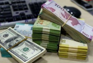 Qonşu ölkələrdə dollar sürətlə qalxır, biz nə edəcəyik?..