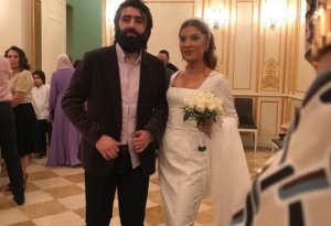 Elşad Xosenin evləndiyi xanım GÖRÜN KİM İMİŞ - VİDEO