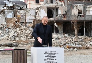 Azərbaycan lideri Gəncə Memorial Kompleksinin təməlini qoydu