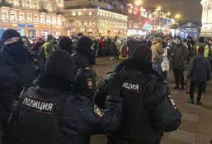 В Петербурге также акция против войны: ОМОН разгоняет участников ВИДЕО
