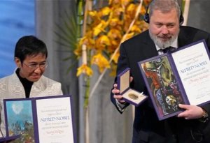 Qaçqınlara yardım üçün Nobel medalını satı