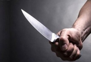 Azərbaycanda kişi arvadını maşınla vurdu, sonra bıçaqladı