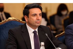 Ermənistan parlamentinin sədri Moskvaya gedir