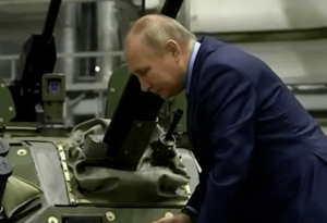 Putin tanka çıxdı - VİDEO