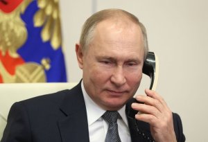 Putin Özbəkistan prezidentinə zəng edib