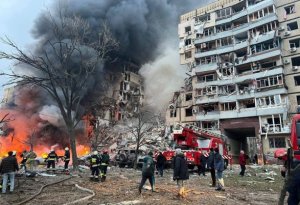 SON DƏQİQƏ! Rusiya yaşayış binasını vurdu:Xeyli sayda ölən var