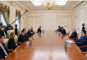 Prezident İlham Əliyev Rumıniya Parlamentinin nümayəndə heyətini qəbul edib