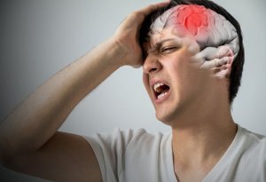 Kəskin baş ağrısı bu xəstəliyin əlamətidir 
