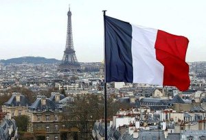 Fransada pensiya yaşının 64-ə qaldırılması qəbul edilib