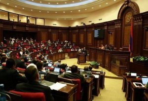 Ermənistan parlamentinin iclası yarımçıq qaldı