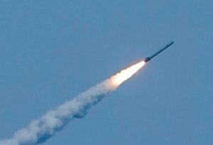 Rusiya qoşunları qitələrarası ballistik raketi sınaqdan keçirib
