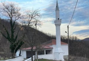 Qurani-Kərimi cıran şəxs tutldu