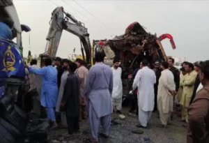 Pakistanda qəza: 8 ölü,45 yaralı var