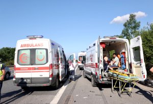 Türkiyədə ağır qəza: 13 nəfər yaralandı