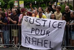 Fransada polisin öldürdüyü gənc dəfn edildi
