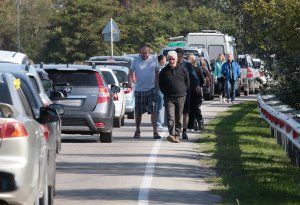 Krım körpüsünün girişində  6,5 km tıxac yaranıb