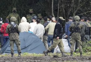 Polşa  polis əməkdaşını Belarusla sərhədə yığır