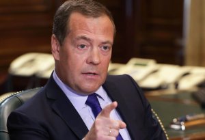 Medvedev Polşa prezidentini “heyvan” adlandırıb