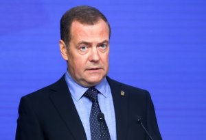 Medvedev: NATO-ya üzv olmaq üçün Ukrayna hətta Kiyevdən də imtina etməli olacaq