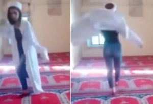 Məsciddə biabırçılıq: Gənc qız imam paltarı geyinib “hoqqa verdi” - VİDEO - FOTO