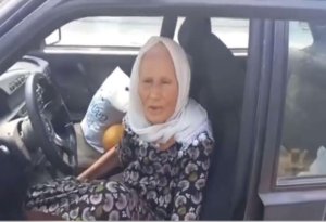 76 yaşlı sürücü nənədən gənclərə TÖVSİYƏ - VİDEO