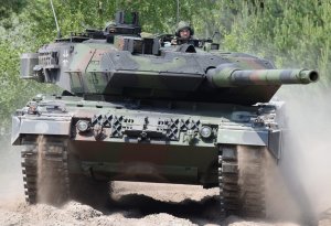 Rusiya kəşfiyyatçıları Bundesverdən olan ekipajla birlikdə “Leopard” tankını məhv ediblər
