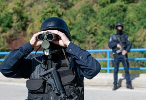 Serblər Kosovo polisinin pilotsuz təyyarəsini vurmağa çalışıb
