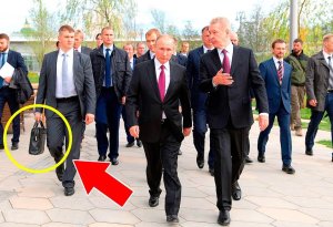 У телохранителей Путина всегда зонтики — в любую погоду