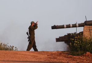 İsrail ordusu Livandan atılan raketi vurub