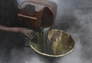 Nigeriyada 4800-dən çox qanunsuz neft kəməri aşkar edilib