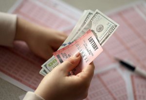 ABŞ sakini iki dəfə lotereyada 10 milyon dollar udub