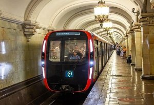 Moskva metrosunda həyəcanlı anlar - VİDEO