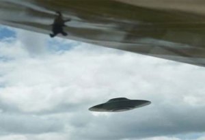 Baydenin təyyarəsi yaxınlığında UFO aşkar edilib