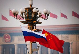 Çin Rusiya ilə hərbi əməkdaşlığı gücləndirdiyini açıqlayıb
