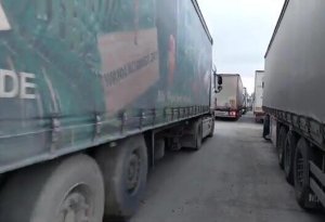 İran Azərbaycan vətəndaşı olan TIR sürücülərini 75 gündür sərhəddən buraxmır - VİDEO