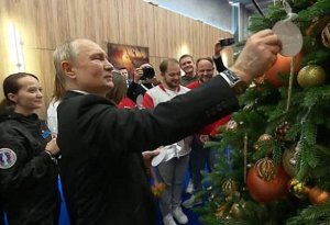 Putin səkkiz yaşlı qızın arzusunu yerinə yetirdi - VİDEO