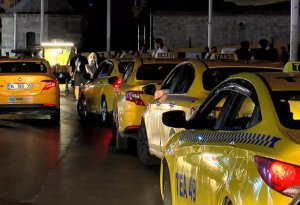 İstanbulda sərnişin avtobusları ilə taksilərin qiyməti artırıldı