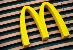 Lukaşenko Belarusda McDonald\'s restoranlarını satmaq planlarını açıqlayıb