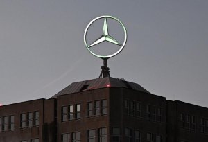 Mercedes-Benz Almaniyadakı bütün salonlarını satmaq istəyir
