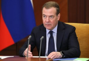 Medvedev çoxqütblü dünyaya keçidin sürətini qiymətləndirib