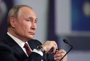 Putin seçkiqabağı debatlardan imtina edib