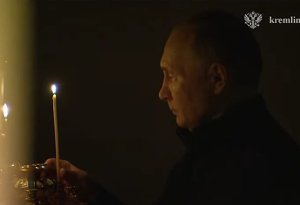 Putin matəm şamını yandırdı - Video