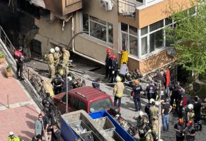 16 mərtəbəli bina yandı: Xeyli sayda ölən var +VİDEO