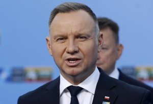 Polşa prezidenti silahlanmağa çağırıb