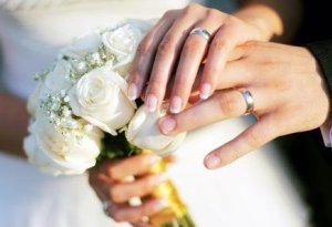 Vətəndaş nikahlarının qadağan olunmasi təklifinə ilahiyyatçılardan cavab - VİDEO